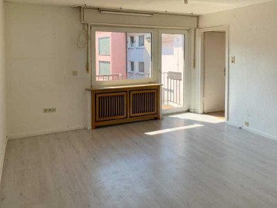Wohnung mit Altbaucharme und 2 zus. Zimmern, Innenstadtrand