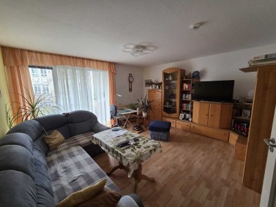helle freundliche 2,5- Raumwohnung mit EBK, Balkon, Fahrstuhl und TG-Stellplatz