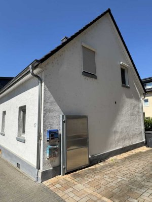 Charmante DHH mit Innenhof in Großwinternheim - von Privat