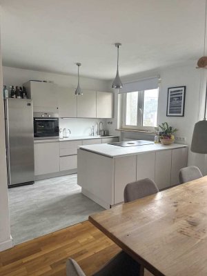 Elegante 5-Zimmer Wohnung mit Balkon in Landshut-Schönbrunn