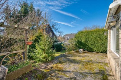 Bezugsfreies EFH in 2. Reihe mit Garage – vollunterkellert – sanierungsbedürftig