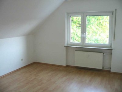 Renovierungsbed. 2-Zi-Dachgeschosswhg. am Wiesengrund Reichelsdorf