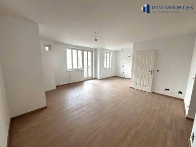 Neu renovierte 3-Zimmer-Dachgeschosswohnung mit Stadtblick in 1100 Wien – 270.000 €