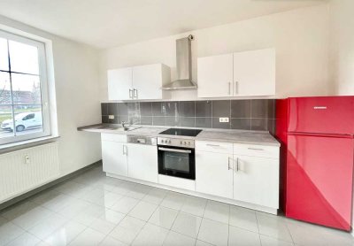 NÄHE AMEOS-KLINIKUM! 2 Raum Wohnung mit Einbauküche! Stellplatz! am Haus!