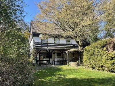 Wohnen im Grünen mit toller Anbindung! Einfamilienhaus mit viel Platz und Privatsphäre.
