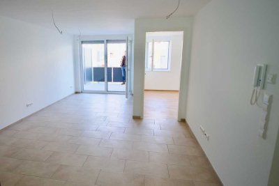 Neubau Schorndorf Kernstadt: 2-Zimmer-Wohnung mit EBK, Balkon, TG und Aufzug