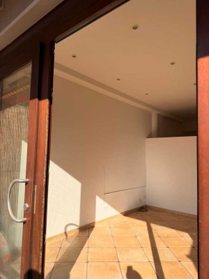 Helle 1,5-Zimmer Wohnung mit Privatem Garten in Hannover Döhren