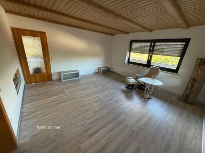 Schöne und vollständig renovierte 4-Zimmer-Wohnung mit geh. Innenausstattung mit EBK in Bad Abbach
