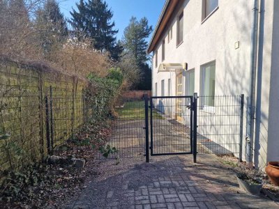 Leben wie im Einfamilienhaus: Garten, Bad mit Wanne und Dusche, Gäste-WC und viel Platz!