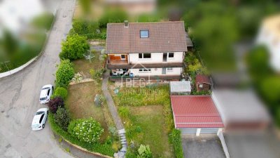 Zweifamilienhaus mit Doppelgarage und  ausgebautem Dachgeschoss