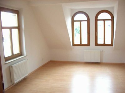 Gemütlich Wohnen unter'm Dach in der Nordstadt ! 4-Zimmer-Altbau-Dachgeschoß-Wohnung mit Aussicht