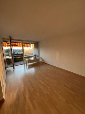 Stilvolle 2-Raum-Wohnung mit Balkon in Augsburg