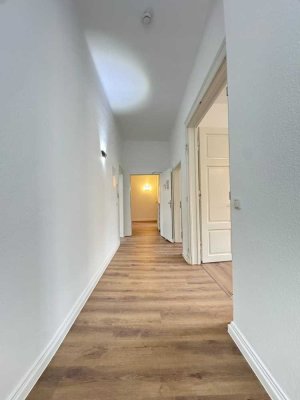 Renovierte 5 Zimmerwohnung in zentraler Lage (WG-geeignet)