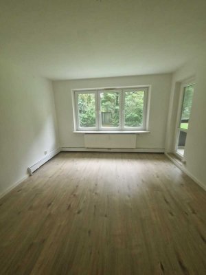 Geschmackvolle 3-Raum-Wohnung mit Einbauküche in Hamburg Neugraben-Fischbek