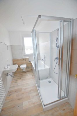 große 2-Raum-Wohnung mit Aufzug,Dusche+Badewanne,Stellplatz! Bezug sofort möglich