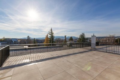 Ausblick trifft Wohnkomfort - Exklusive Dachgeschoßwohnung mit Balkon und Dachterrasse