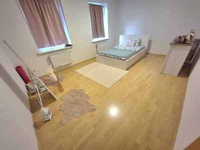 Schöne helle 1 Zimmerwohnung zum 01.04.2026 frei! -Direkt vom Eigentümer!