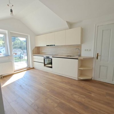 PROVISIONSFREI! Dachgeschosswohnung mit Terrasse - Eigengarten möglich!