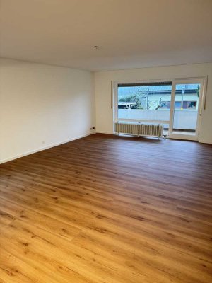 Großzügige 4-Zimmer-Wohnung mit Garten, Stellplatz & ausgebautem Partykeller