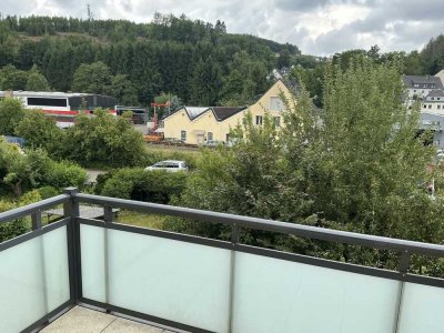 Fast wie im Eigenheim: Wir renovieren: schicke 3 Zimmer-Wohnung mit Balkon in Lüdenscheid-Brügge!