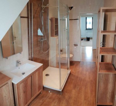 Ruhige 4-Zimmer-Maisonette Whg in 2-Fam. Haus, Dreieich-Sprendlingen, Balkon, Klima