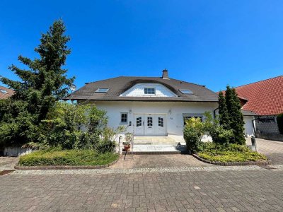 Ramstein-Miesenbach - Außergewöhnliche Villa in Top Lage, 7 ZKB, Garage, EBK