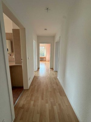 Gepflegte 3,5-Zimmer Wohnung mit Balkon in ruhiger Seitenstraße