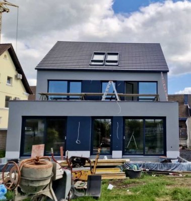 Erstbezug exklusive 3-Zimmer-Wohnung mit Rheinblick ab 01.07.2025