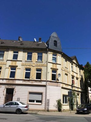 Helle 4,5-Zimmer-Wohnung im 2. OG an der Querstraße in Bochum