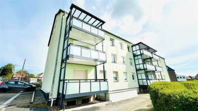 Schöne modernisierte 4 Zimmer Wohnung mit Balkon und Garage in gepflegter Wohnanlage