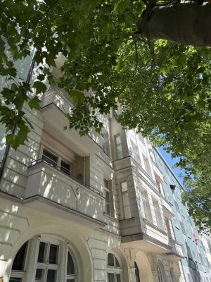 Herrschaftlicher Altbau in begehrter Lage - aktuell vermietet