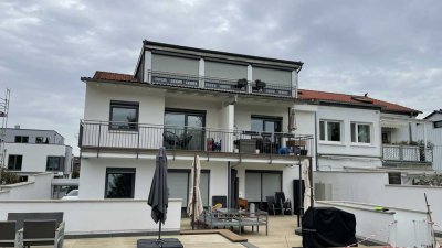 Sonnige 4 Zimmerwohnung mit großer Terrasse und Gartenmitbenutzung in Sachsenhausenin Sachsenhausen