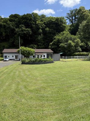 Einfamilienhaus mit Möglichkeiten: 2 Wohneinheiten, großes Grundstück, perfekte Lage, Provisionsfrei