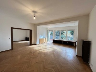 Renovierte 5-Zimmer EG Wohnung - mit großem Garten mitten im Zentrum