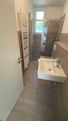 *** Gut aufgeteilte 3-Zi.-Whg. mit ebenerdiger Dusche in ruhiger Lage! ***