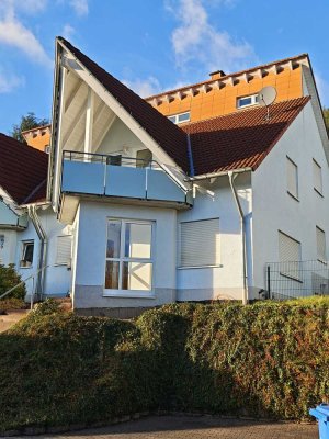 Stilvolle Doppelhaushälfte, 121 qm Wohnfläche, voll unterkellert