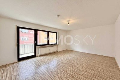 Helle und frisch renovierte Wohnung mit Balkon
