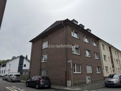 GEMÜTLICHE DACHGESCHOSSWOHNUNG MIT BESONDEREM CHARME
