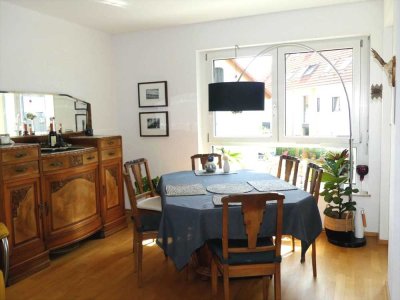 Moderne 3 Zimmer Wohnung 
mit Balkon und TG-Stellplatz
Einziehen und wohlfühlen!