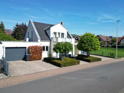 Licht. Raum. Lebensqualität. – Einfamilienhaus der Extraklasse in Kleinheubach