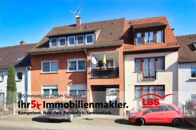 Wohnhaus in Söflingen - modernisiert. Selber wohnen und 2 Wohnungen vermieten !