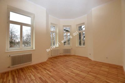 Stadtwohnung mit Weitblick - große 4-Zimmer-Altbauwohnung direkt an der Theresienwiese
