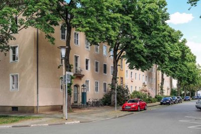 Dachgeschosswohnung mit Einbauküche sucht Nachmieter // DG rechts