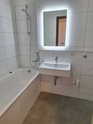 Helle 3-Zimmer-Wohnung mit zwei Balkonen und saniertem Badezimmer in Erlangen