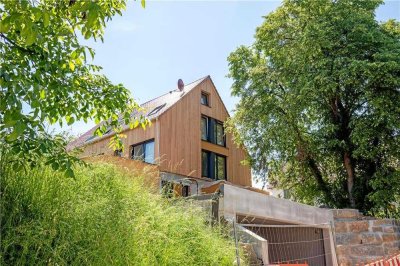 2,5-Zimmer-Wohnung im Grünen mit EBK und Terrasse