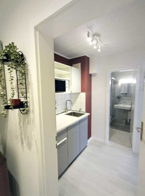 •• Mit Liebe zum Detail �möbliertes Studio nähe Düsseldorfer Hafen+ SP + Aufzug ••
