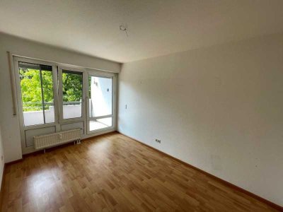 Zentral gelegene 3-Zi.-Wohnung mit 2 Balkonen