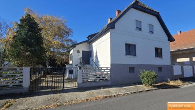 RUHIGES EINFAMILIENHAUS MIT GROSSER TERRASSE, GARTEN UND GARAGE