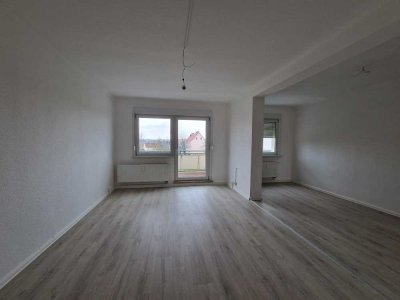 300 Euro Gutschein bis 31.12.2025***Geräumige 3-Zimmer-Wohnung mit Tageslichtbad und Balkon!