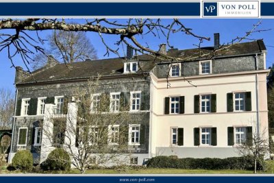 Alleinlage - kernsanierte 4-Zimmerwohnung im historischen FORSTGUT ELISENHOF